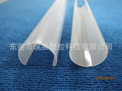 塑料異型材會變脆的原因是什么？